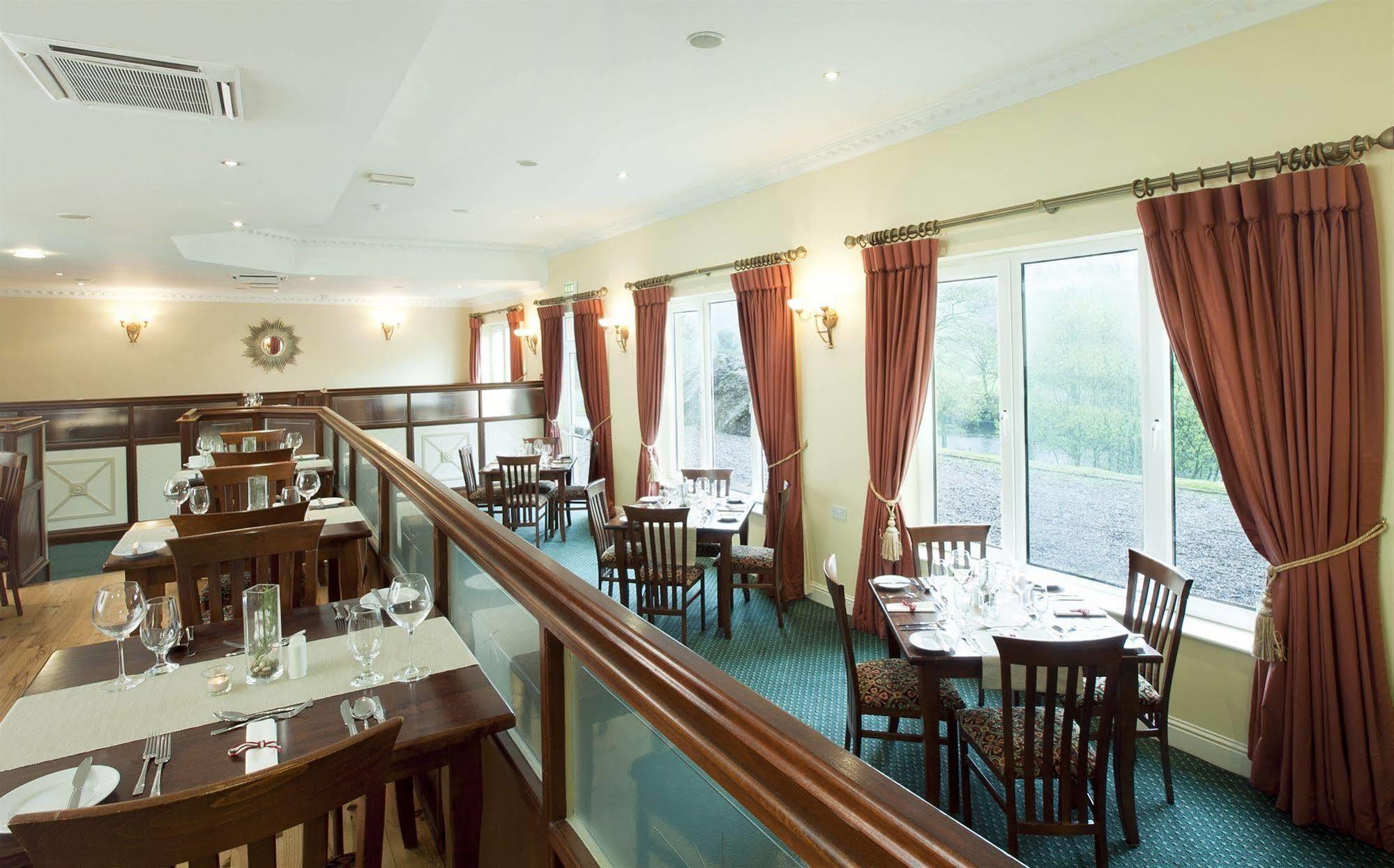 Riverside Park Hotel Macroom Exteriör bild