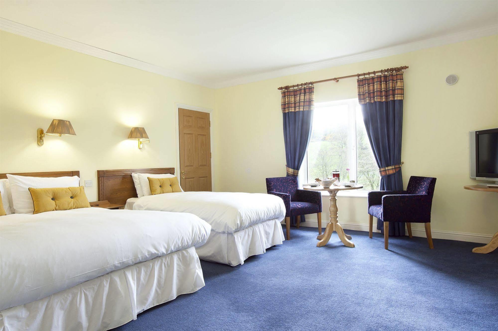 Riverside Park Hotel Macroom Exteriör bild